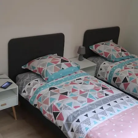 Accords Pyrenees - Vue Pyrenees - Piscine Et - Classe 4 Etoiles *