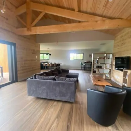 Accords Pyrenees - Vue Pyrenees - Piscine Et - Classe 4 Etoiles Feriehus *