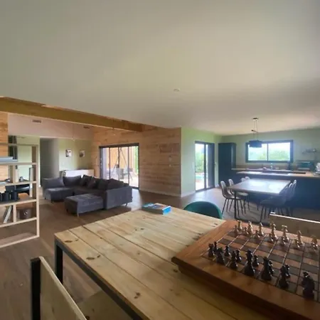 Accords Pyrenees - Vue Pyrenees - Piscine Et - Classe 4 Etoiles *