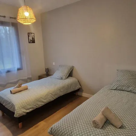 Accords Pyrenees - Vue Pyrenees - Piscine Et - Classe 4 Etoiles *