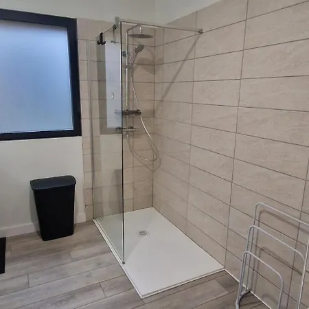 Accords Pyrenees - Vue Pyrenees - Piscine Et - Classe 4 Etoiles *