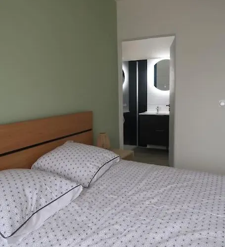 Accords Pyrenees - Vue Pyrenees - Piscine Et - Classe 4 Etoiles *