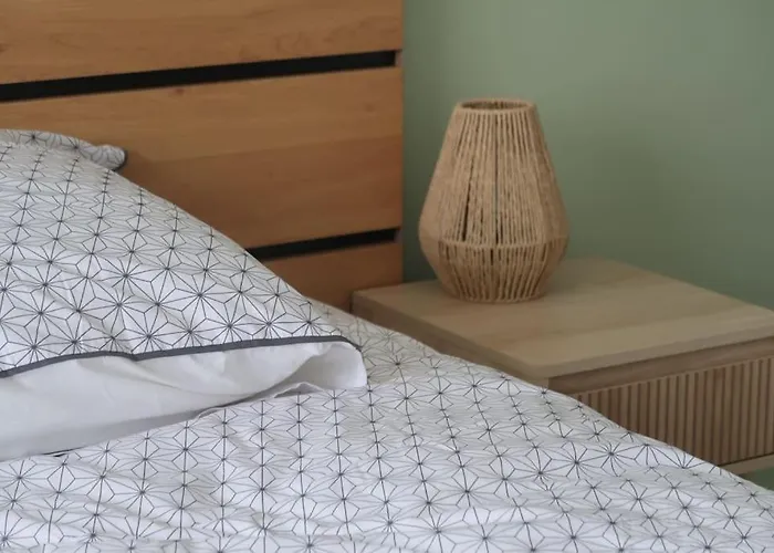 Accords Pyrenees - Vue Pyrenees - Piscine Et - Classe 4 Etoiles