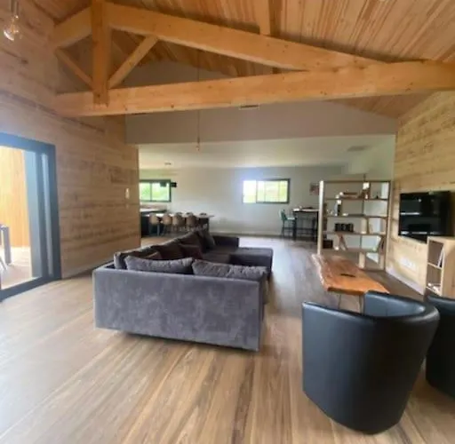 Accords Pyrenees - Vue Pyrenees - Piscine Et - Classe 4 Etoiles Casa de Férias *