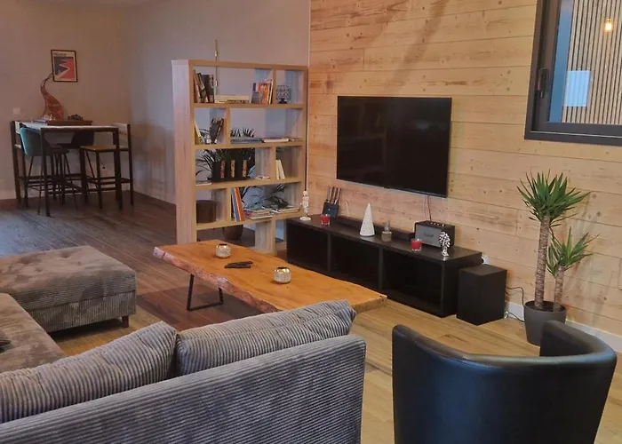 Accords Pyrenees - Vue Pyrenees - Piscine Et - Classe 4 Etoiles