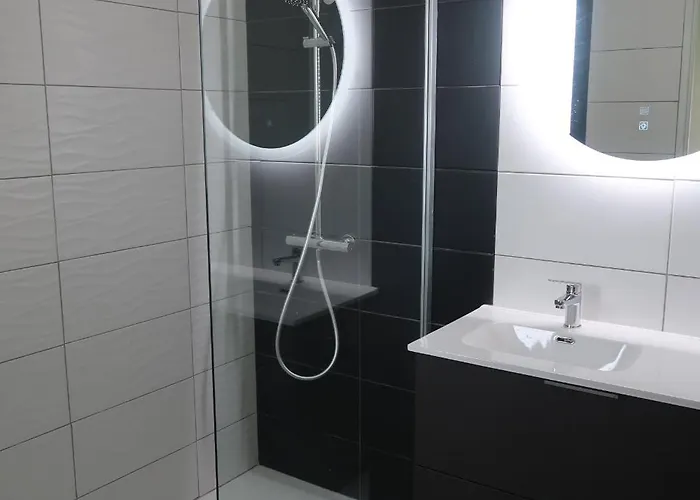 Accords Pyrenees - Vue Pyrenees - Piscine Et - Classe 4 Etoiles Casa de Férias *