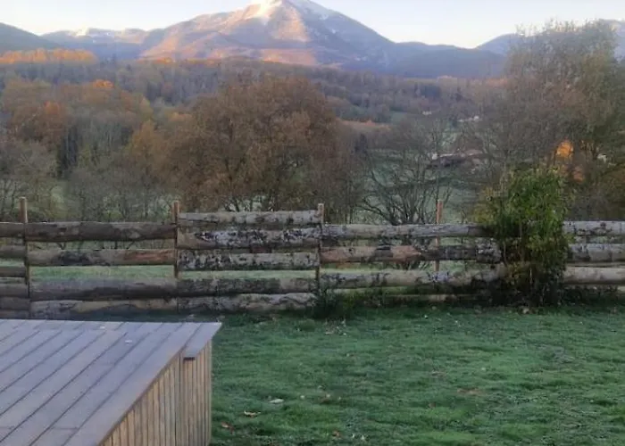 Accords Pyrenees - Vue Pyrenees - Piscine Et - Classe 4 Etoiles